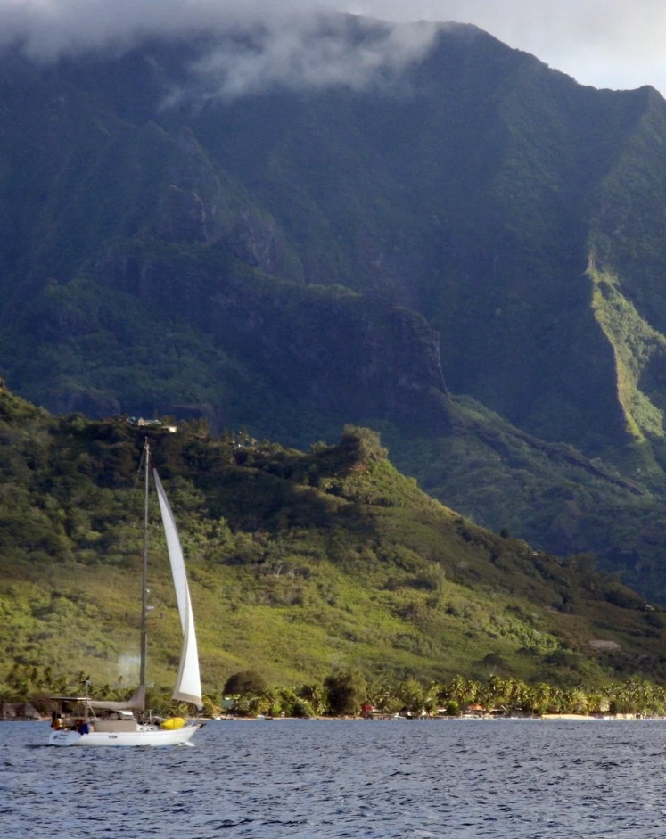Sailing near Moorea